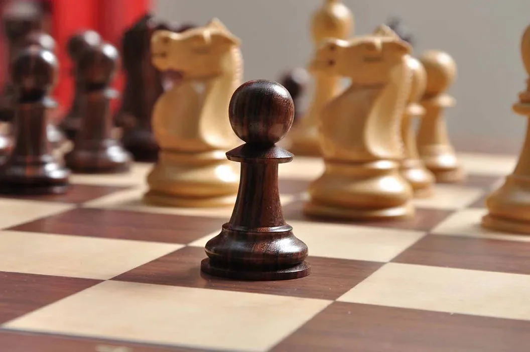 DGT Projects - USB Rosewood Board with Reykjavik Chess Pieces - Image 4