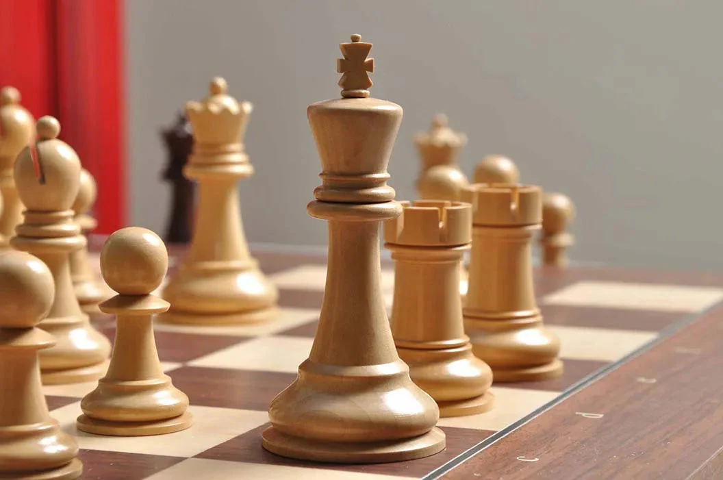 DGT Projects - USB Rosewood Board with Reykjavik Chess Pieces - Image 7