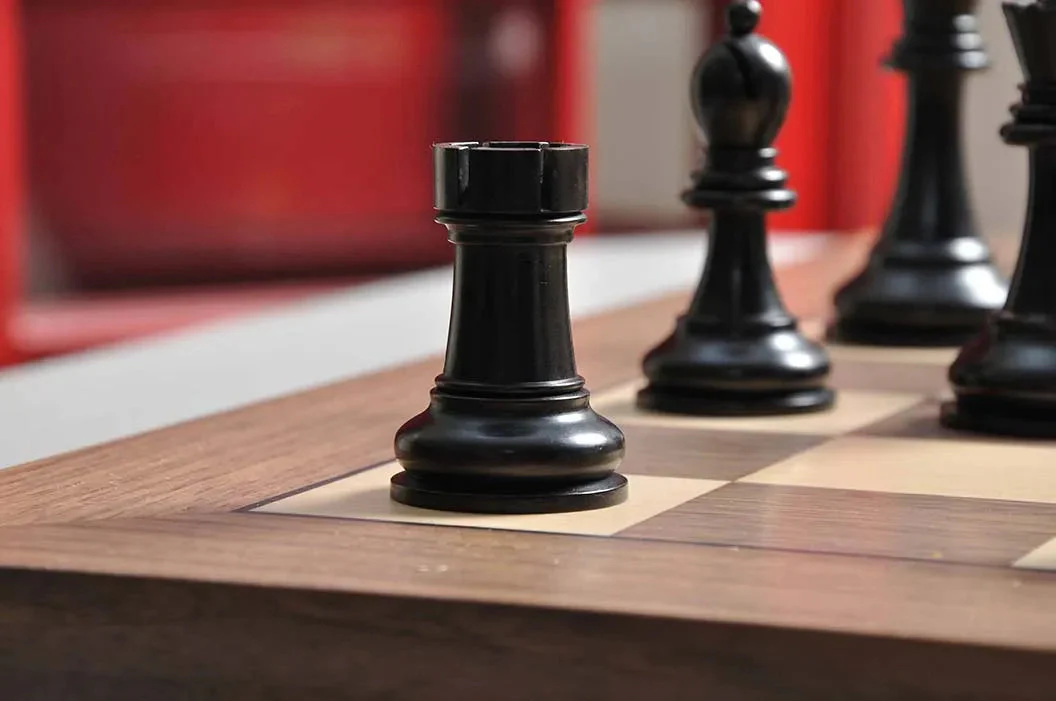 DGT Projects - USB Walnut Board with Reykjavik Chess Pieces - Image 10