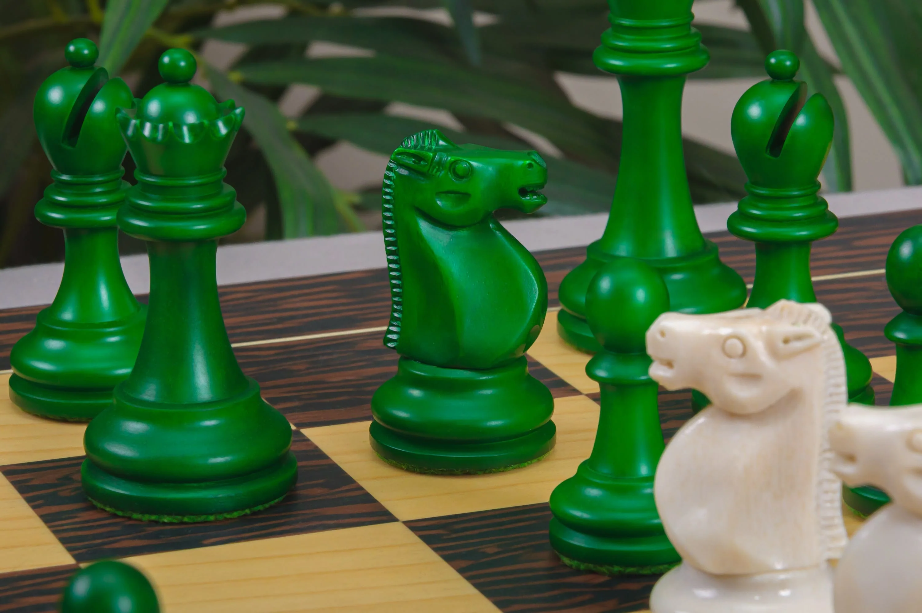 The Reykjavik II Series Bone Chess Pieces - 3.75" King - Image 2
