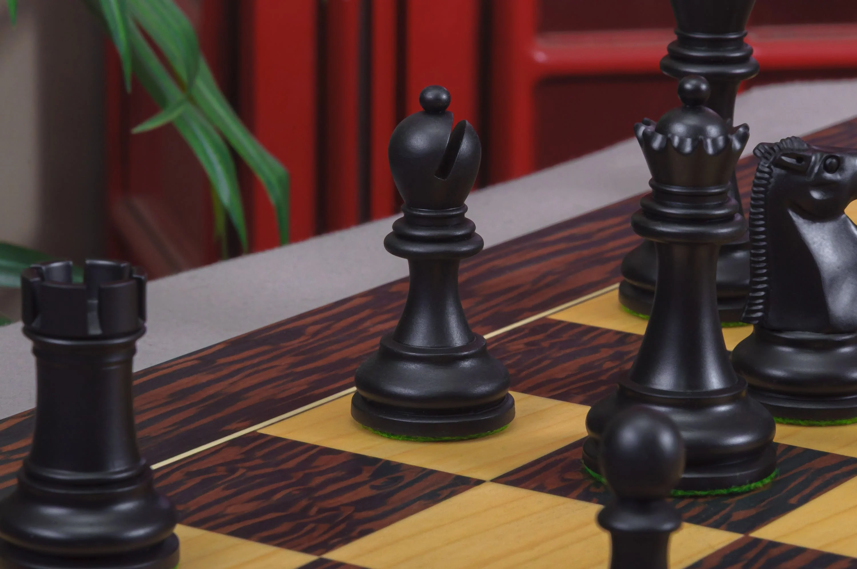 The Reykjavik II Series Bone Chess Pieces - 3.75" King - Image 4