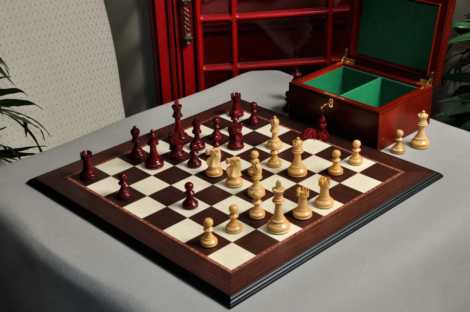 Red Mahogany Gilded and Natural Boxwood