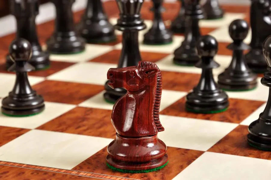 The Reykjavik II Series Prestige Chess Pieces - 3.75" King - Image 3
