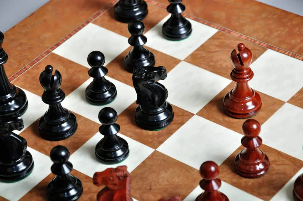 The Reykjavik II Series Prestige Chess Set, Box, & Board Combination - Image 10