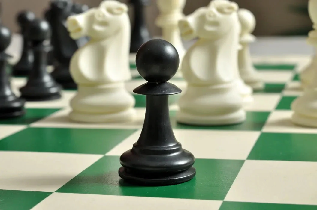 The Reykjavik Series Plastic Chess Pieces - 3.75" King - Image 13