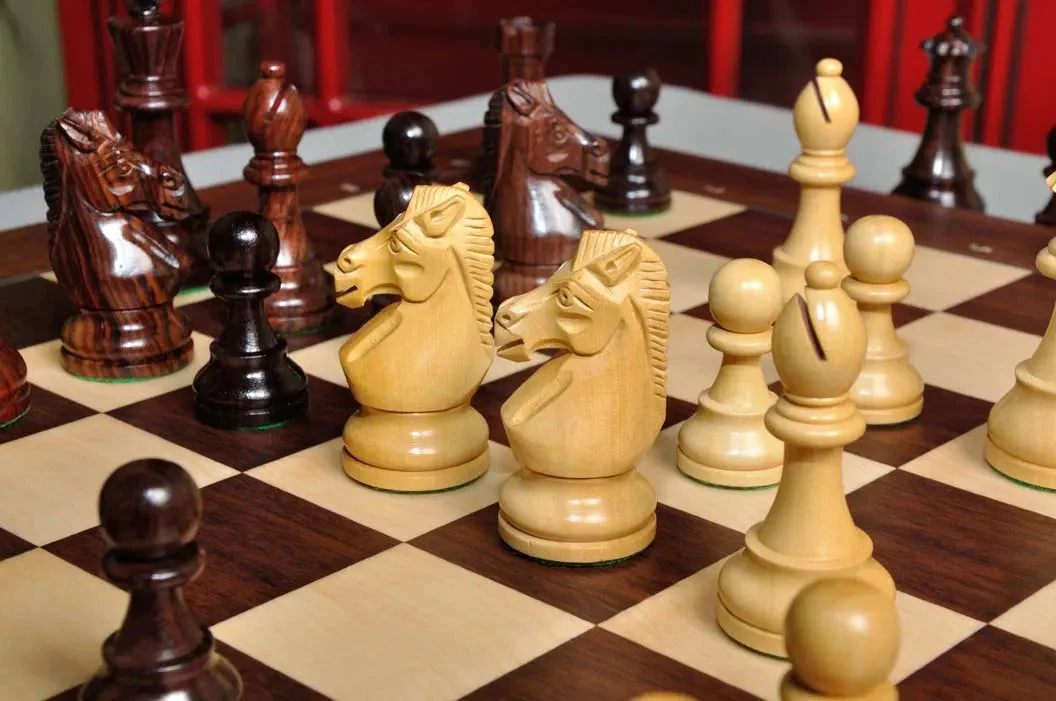 DGT Projects - Bluetooth Rosewood Board with Royal Chess Pieces - Image 5