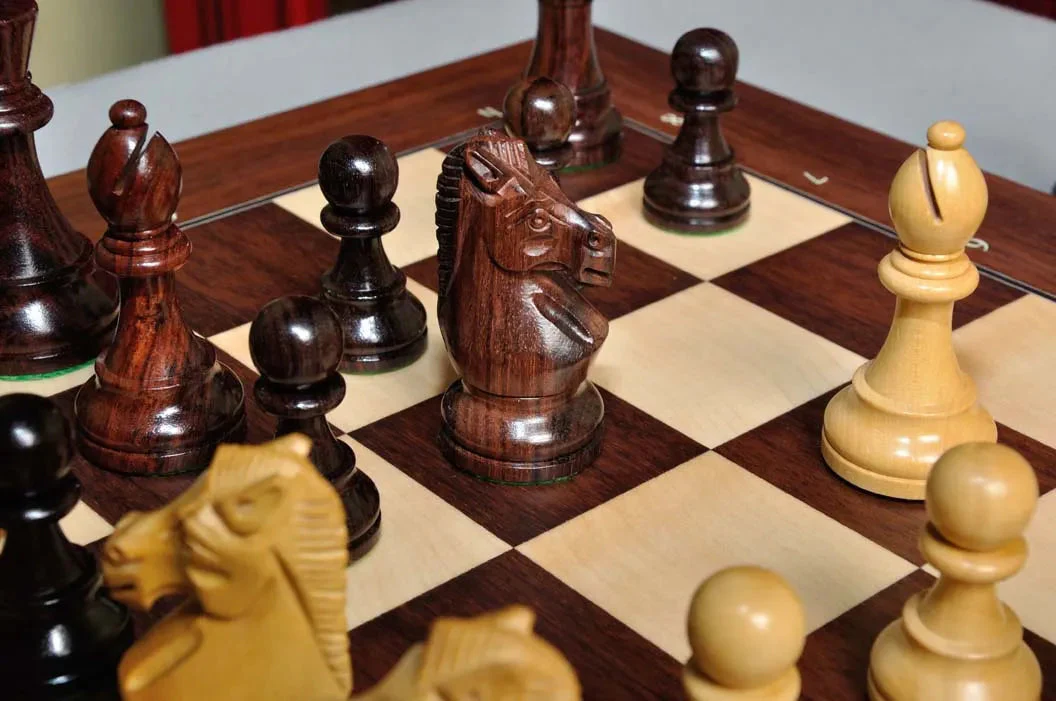 DGT Projects - USB Rosewood Board with Royal Chess Pieces - Image 8