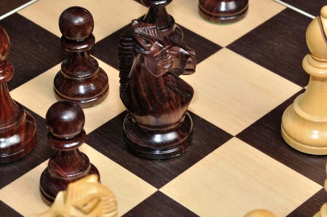 DGT Projects - USB Wenge Board with Royal Chess Pieces - Image 3