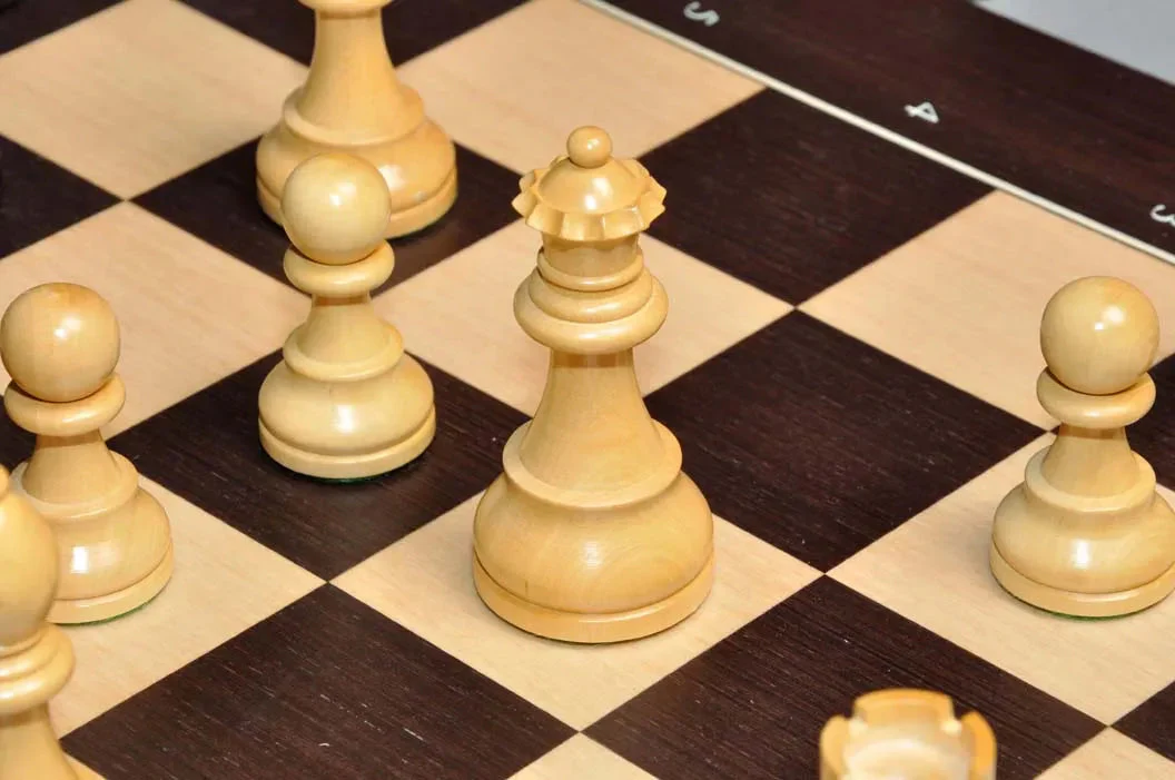 DGT Projects - USB Wenge Board with Royal Chess Pieces - Image 5