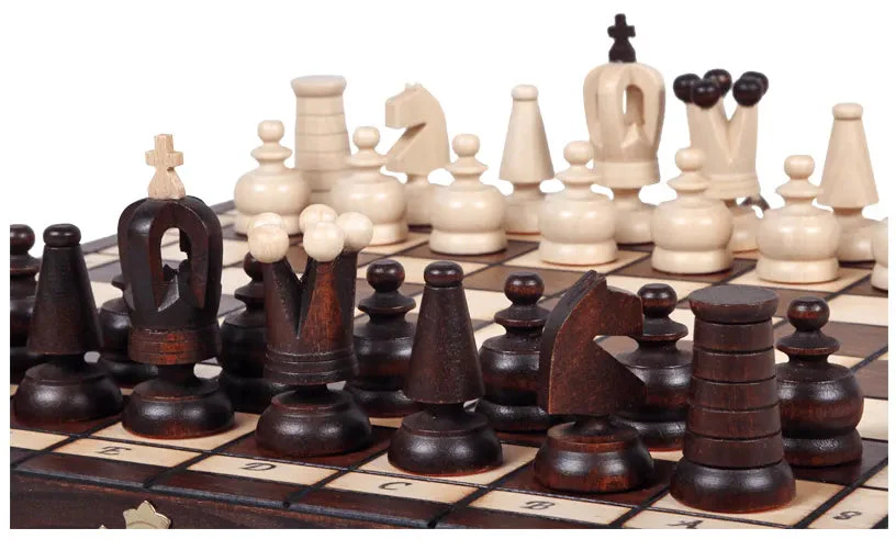 The Royal Maxi Chess Set - Image 9