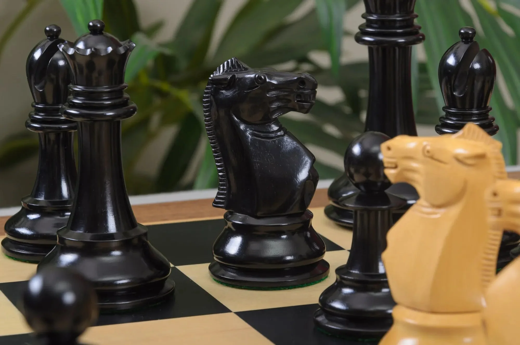 The Camaratta Collection - The Sammy R Series Commemorative Chess Pieces - 4.4" King - Image 4