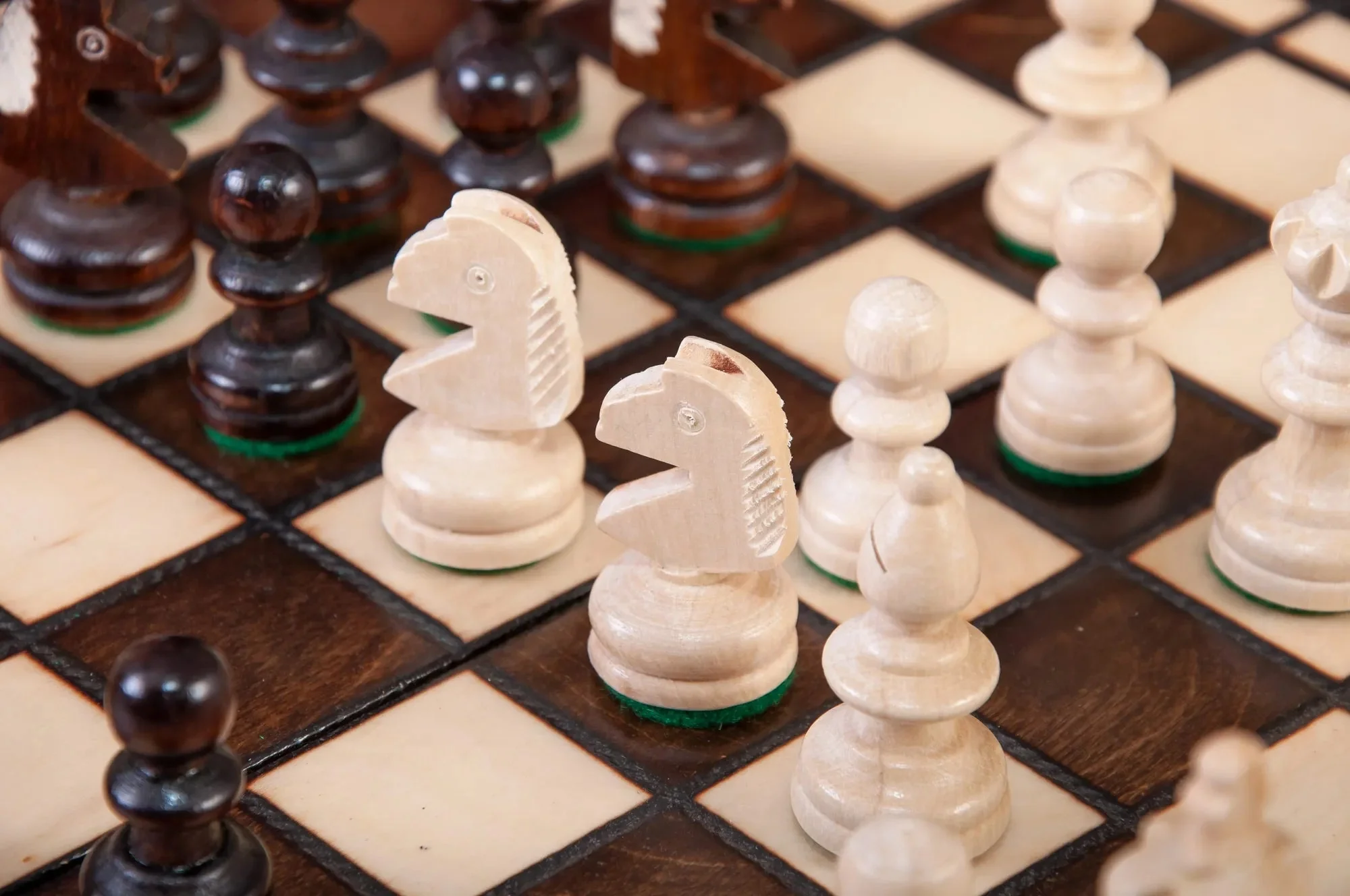 The Small Olympic Chess Set - Brown - Image 5
