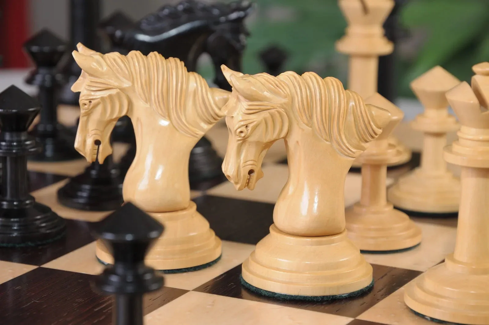 The Vicenza Series Artisan Chess Pieces - 4.0" King - Image 6