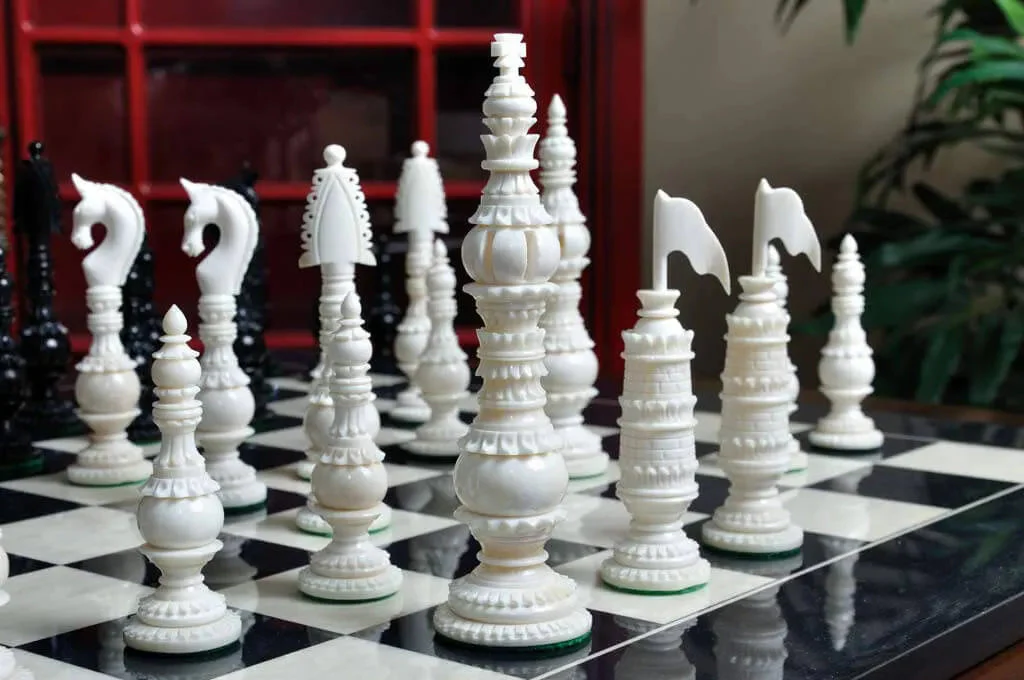 The Vizagapatam Luxury Bone Chess Pieces - 6.1" King - Image 12