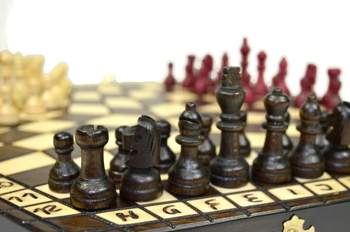 The Wholesale Chess 3-Player European Chess Set - Image 3