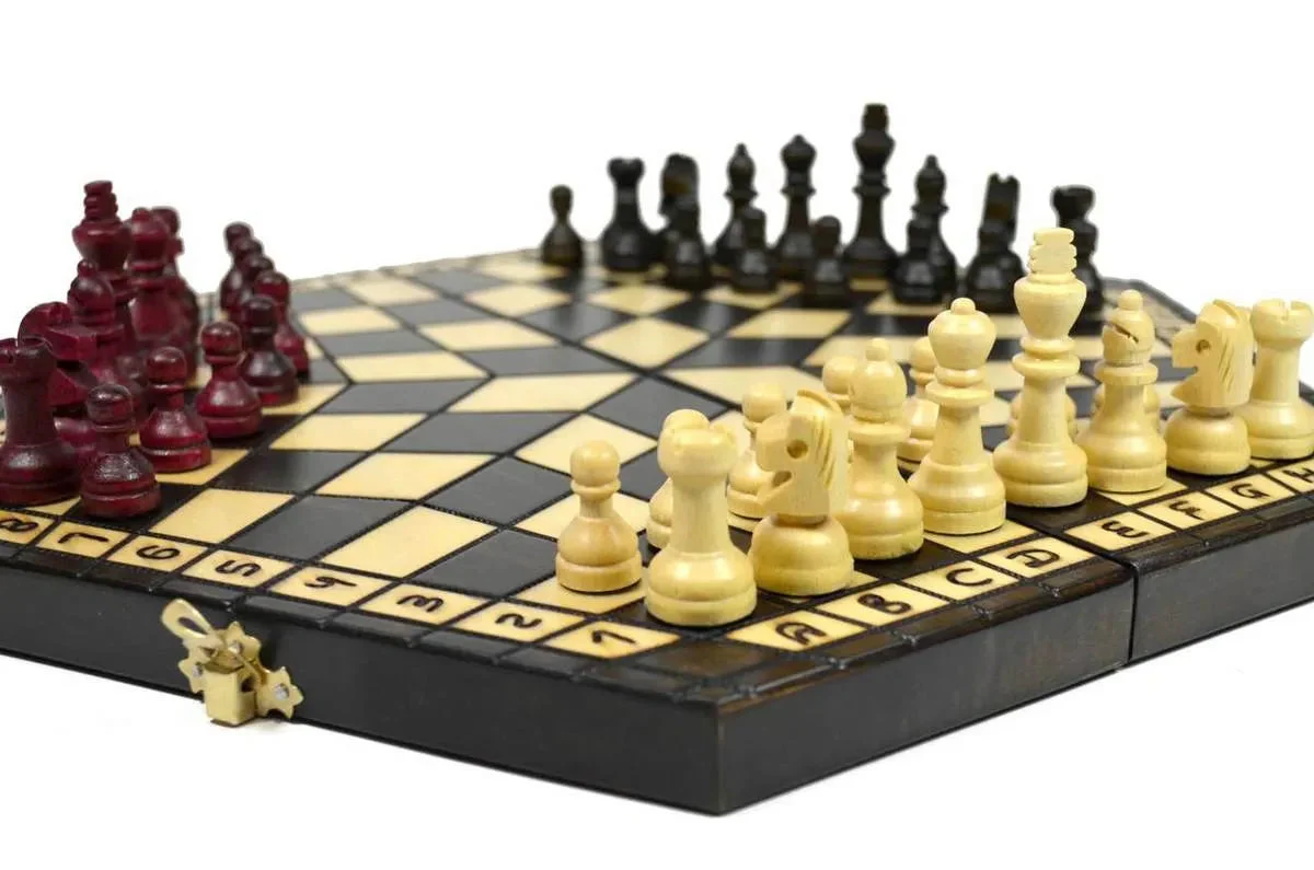 The Wholesale Chess 3-Player European Chess Set - Image 4