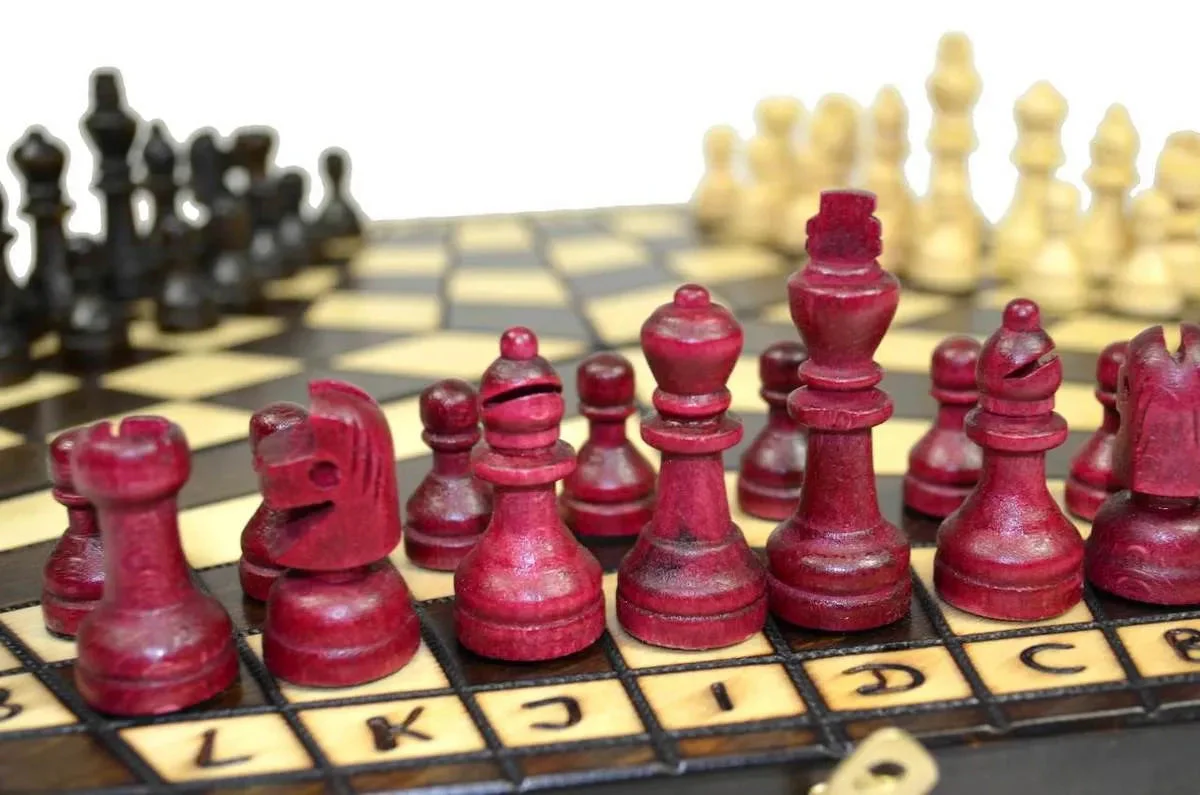The Wholesale Chess 3-Player European Chess Set - Image 7