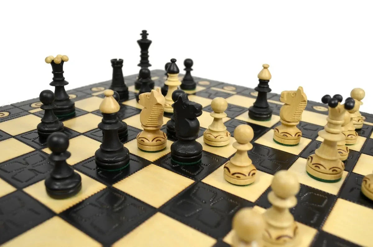 The Wholesale Chess Gdansk European Chess Set - Black - Image 6