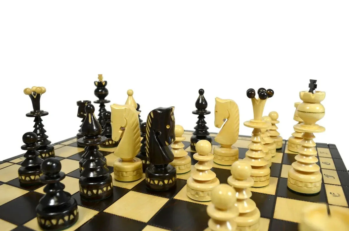 The Wholesale Chess Kaunus European Chess Set - Image 2
