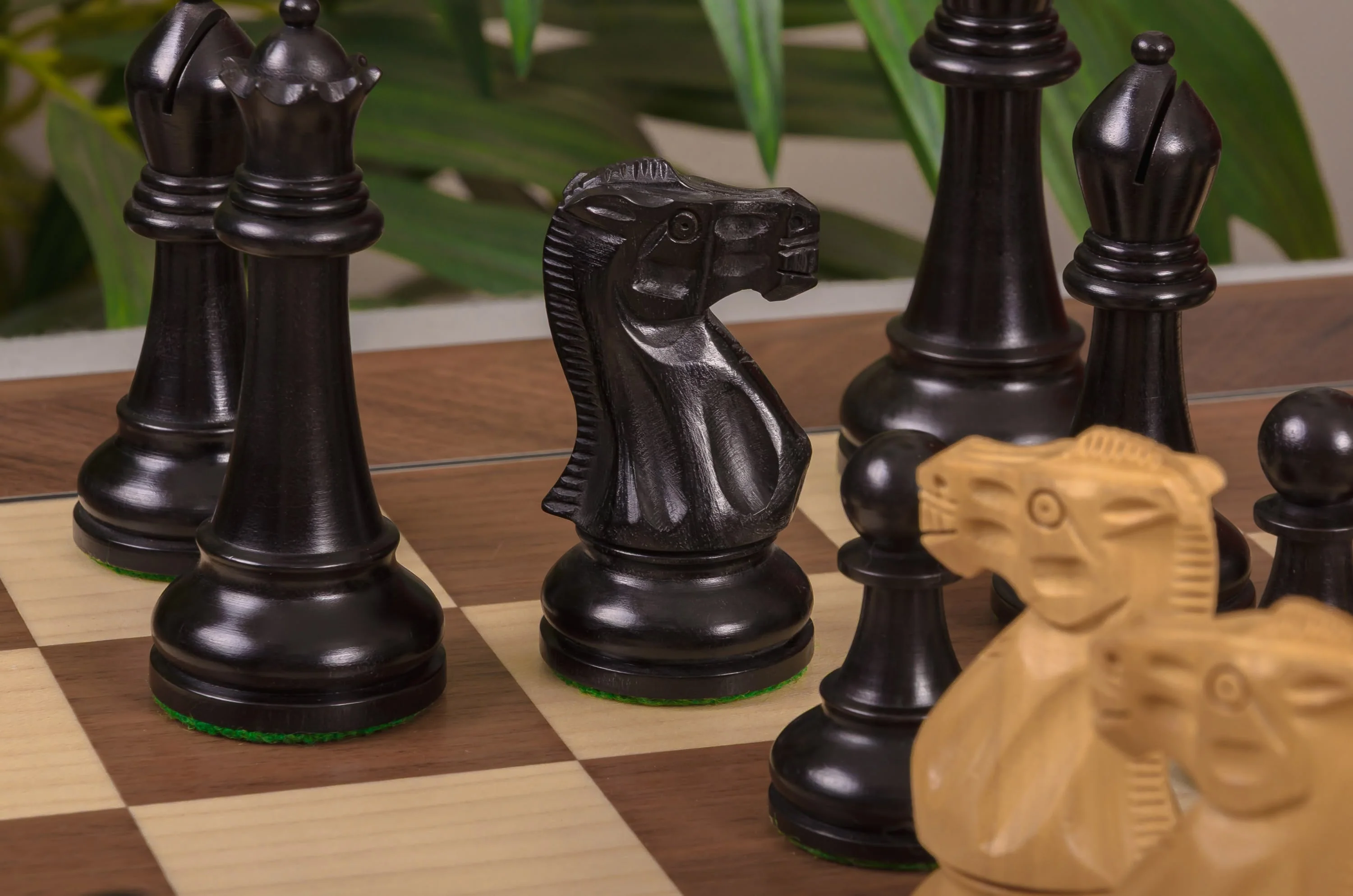The Winchester Series Chess Pieces - 4" King - Image 12