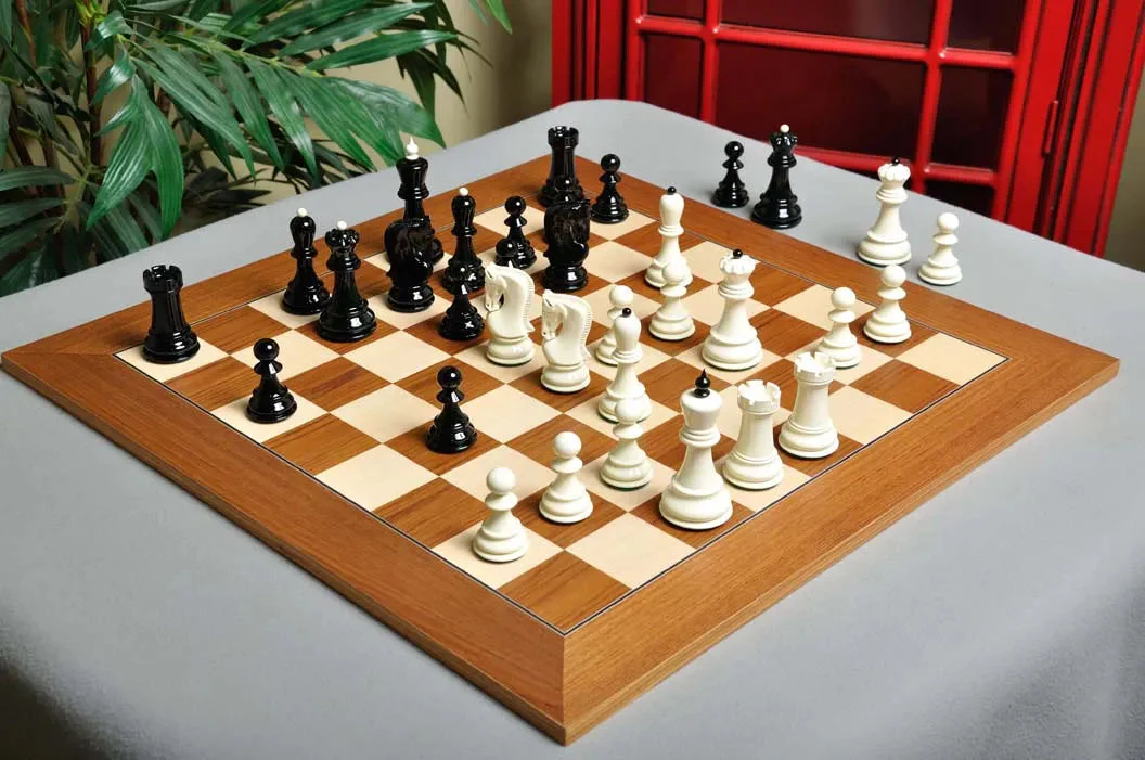 Black and White Lacquered - Image 4