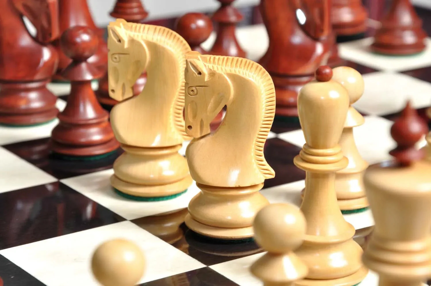 The Zagreb '59 Chess Set, Box and Board Combination -  Mahogany Gilded - Image 2