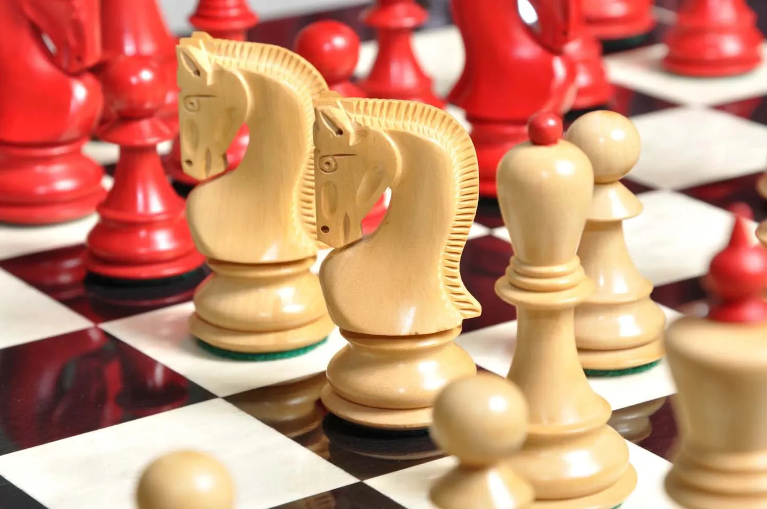 The Zagreb '59 Chess Set, Box and Board Combination - Red Stained - Image 10