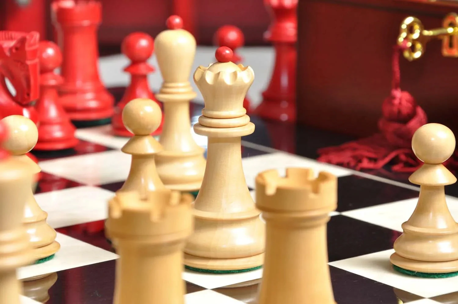 The Zagreb '59 Chess Set, Box and Board Combination - Red Stained - Image 9