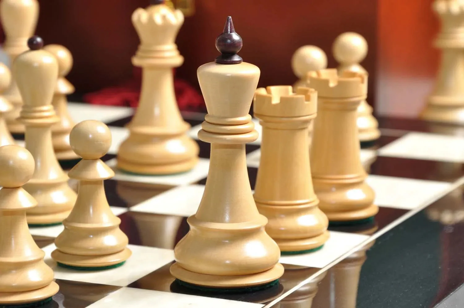 The Zagreb '59 Chess Set, Box and Board Combination -  Purpleheart Gilded - Image 10