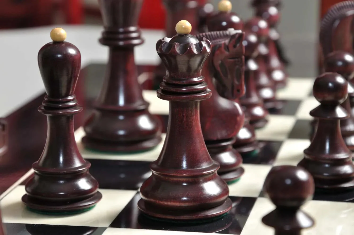 The Zagreb '59 Chess Set, Box and Board Combination -  Purpleheart Gilded - Image 8