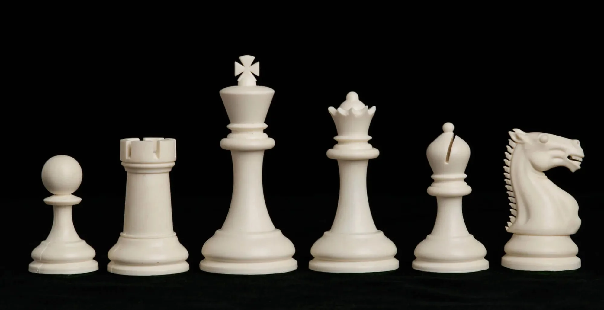 The Zurich Series Plastic Chess Pieces - 3.875" King