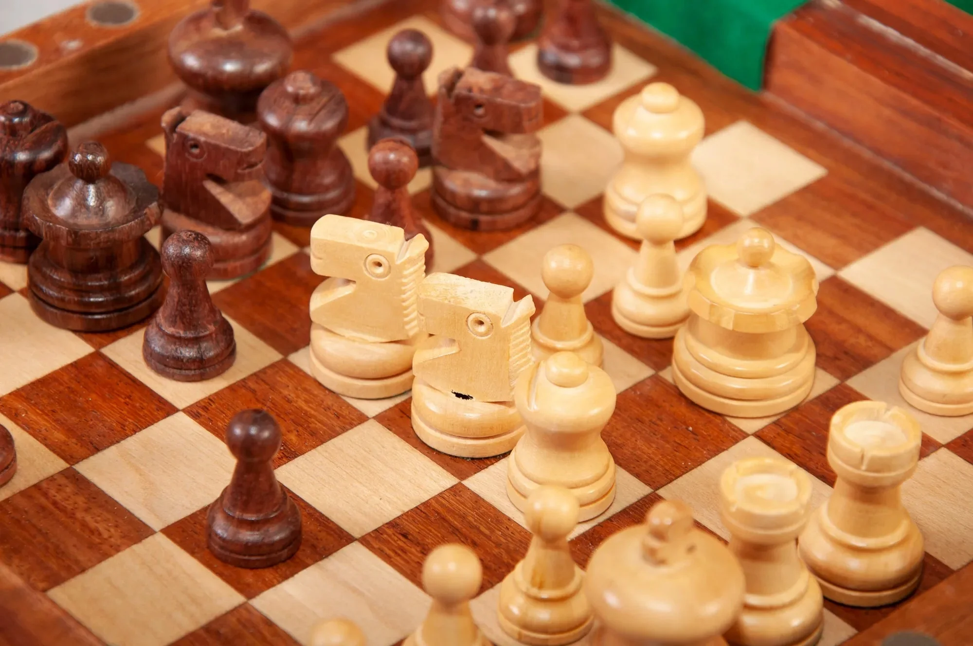 ULTIMATE WOODEN Magnetic Travel Chess Set - 7.5" - Image 6
