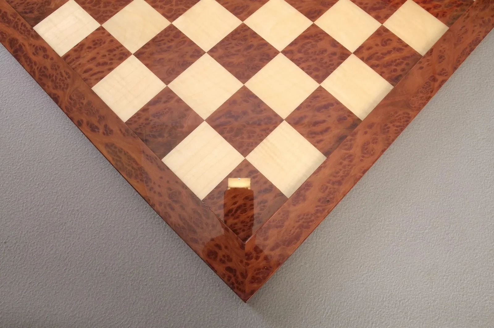 Vavona Burl & Maple Signature Traditional Chess Board - Gloss Finish - Image 3
