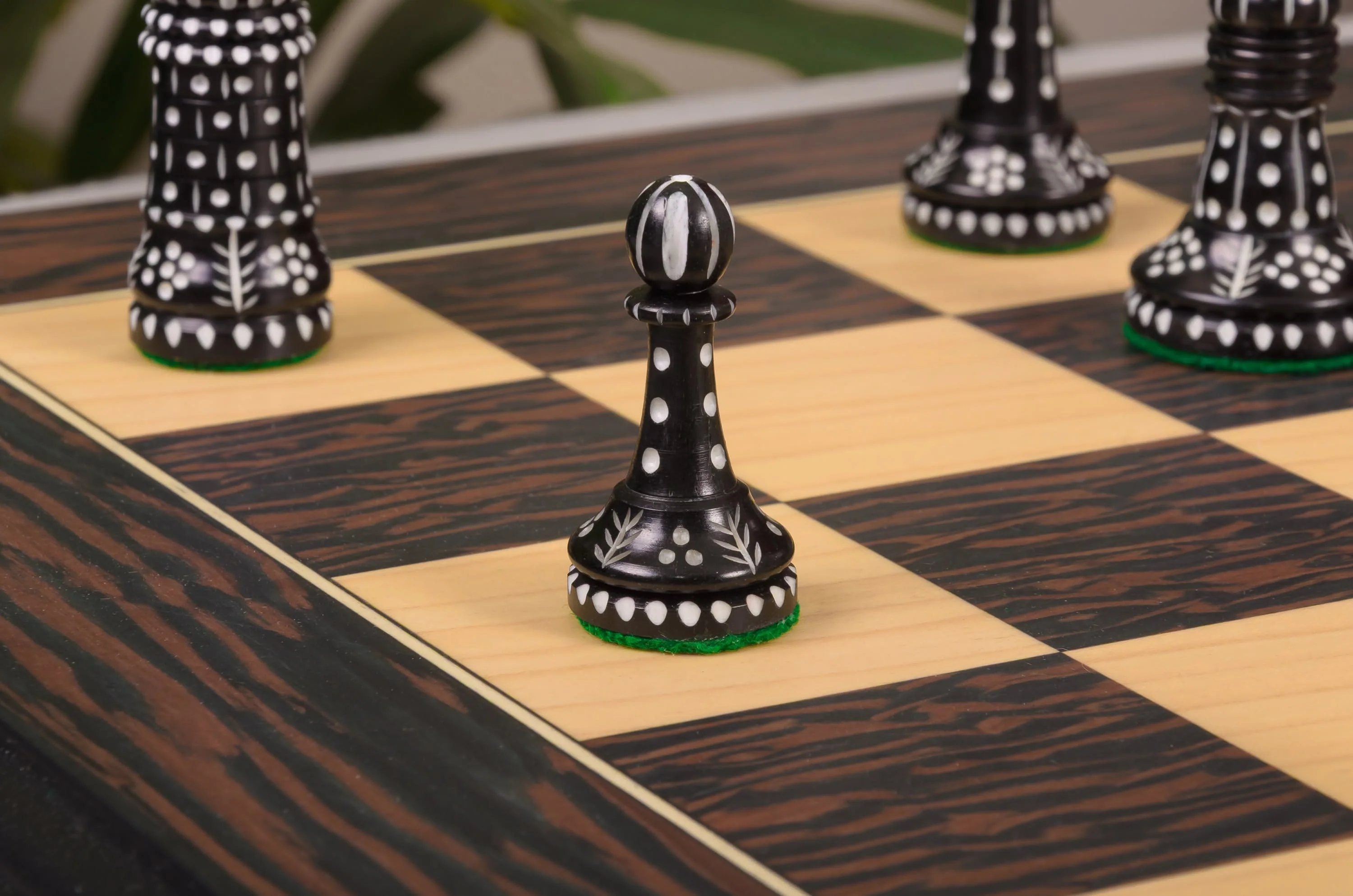 The Worthington Luxury Bone Chess Pieces - 4.0" King - Image 10