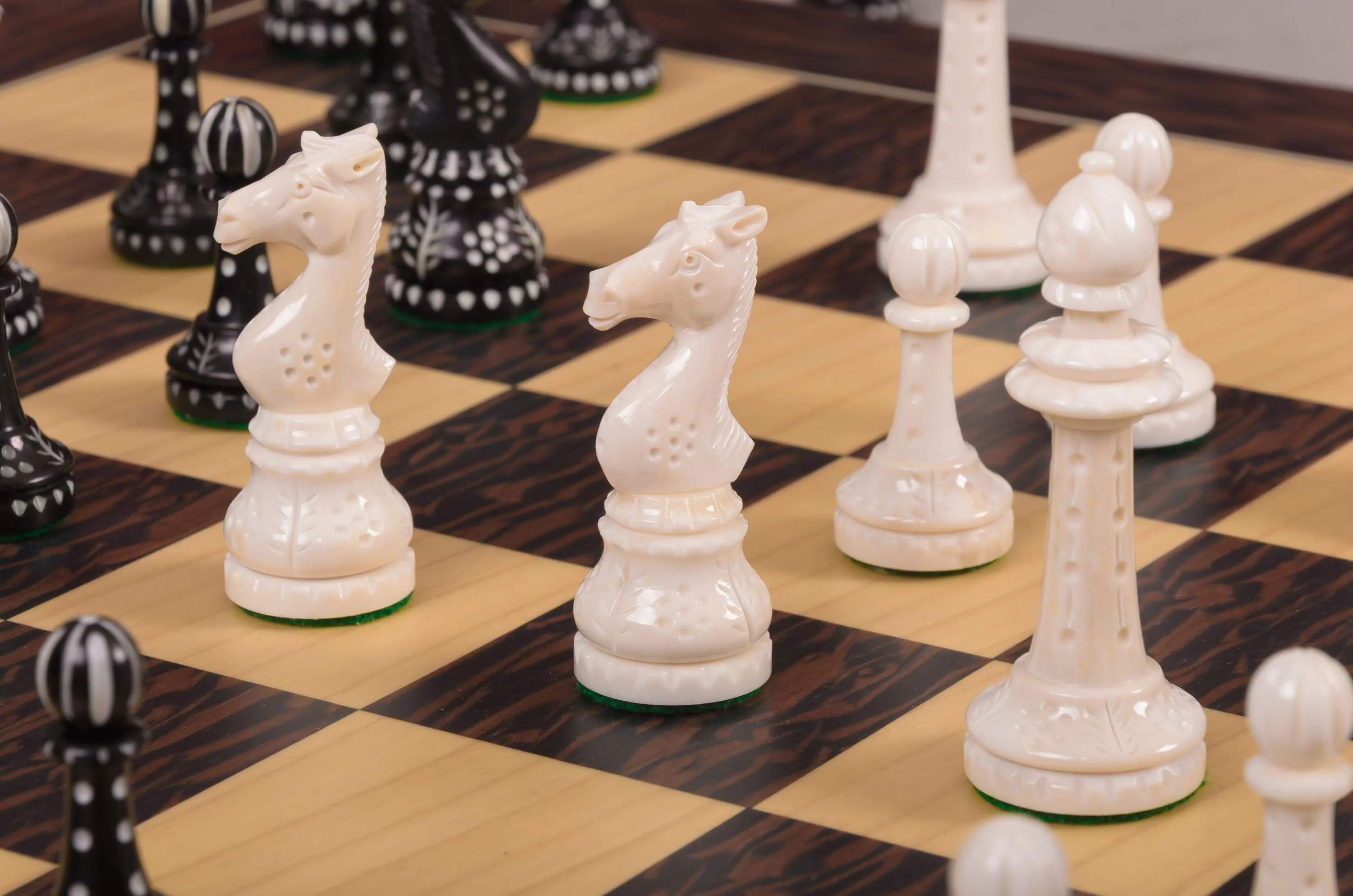 The Worthington Luxury Bone Chess Pieces - 4.0" King - Image 12