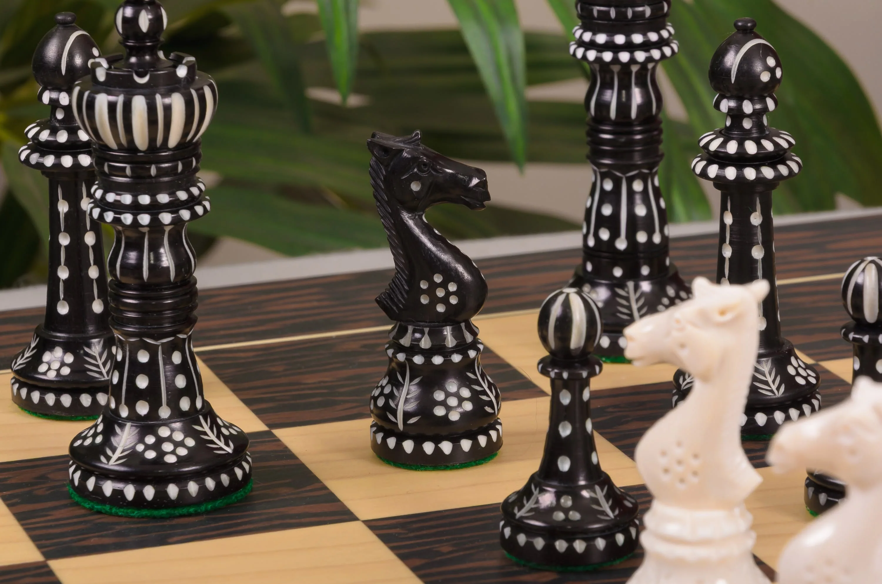 The Worthington Luxury Bone Chess Pieces - 4.0" King - Image 2